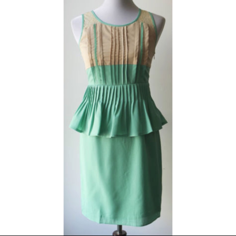 MODCLOTH RYU flattering & sexy mint peplum dress